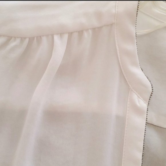 074 H&M Womens Blouse Shirt Size 4 off white Color long sleeve 2 pocket - Picture 9 of 10